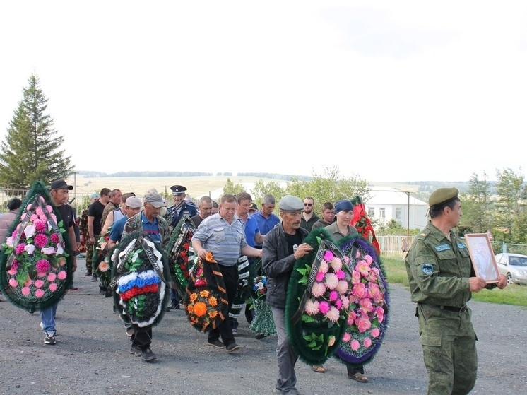 В районе Башкирии простились сразу с тремя участниками СВО