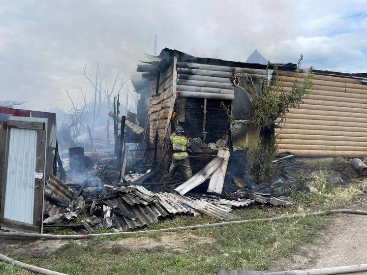 Следком возбудил уголовное дело после крупного пожара в Омске