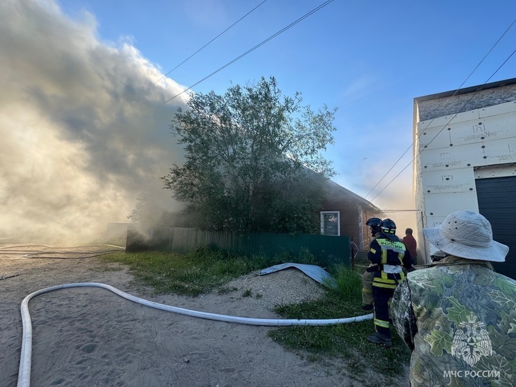 В Нарьян-Маре усмирили пожар на улице Печорской