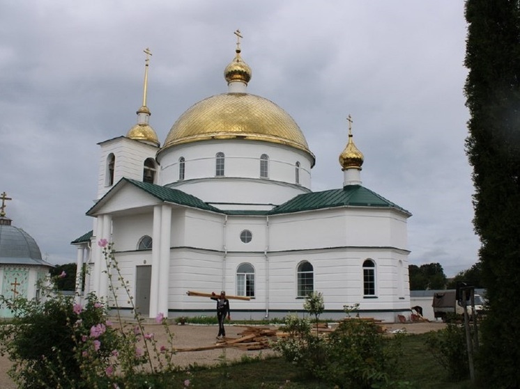 В Острове завершили реставрацию главного храма обители Спасо-Казанского монастыря