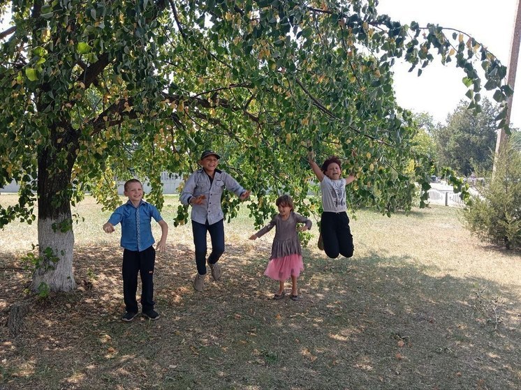 Дети из села Красный Перекоп на Херсонщине отметили Всемирный день прыжков