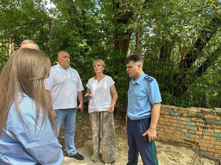 Главный прокурор внес представление Денисову из-за нашумевшей лестницы в Калуге