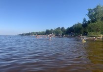 Жаркими летними днями люди много времени проводят на реках и озерах