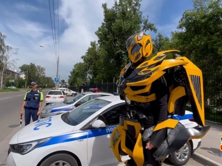 В Барнауле «робот» упал в обморок