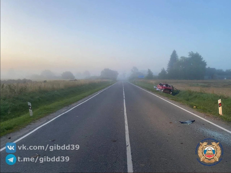 В Правдинском районе автомобиль улетел в кювет и сбил дорожный знак