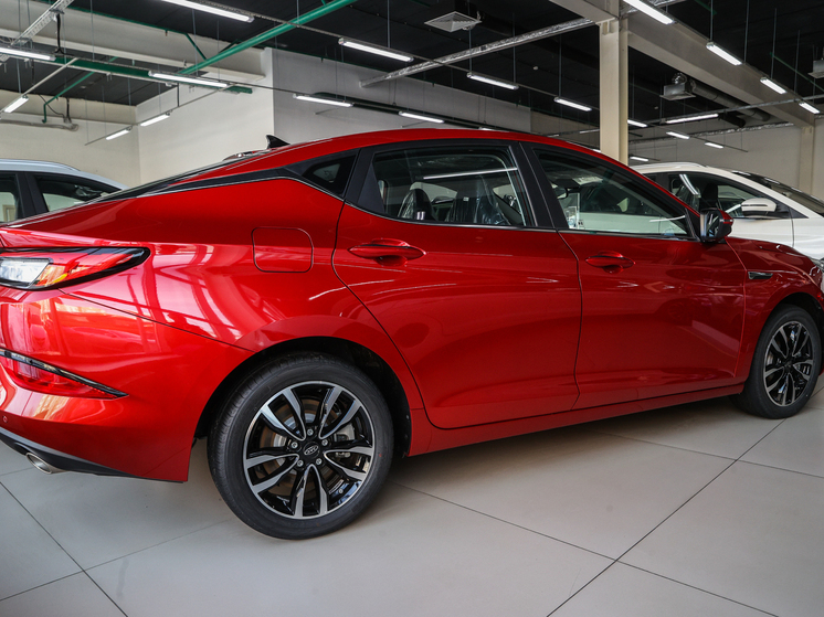 Украинцы скупили все автомобили в салонах накануне введения 15-процентного налога