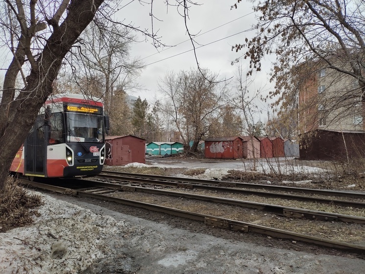 В Омске из-за сильного дождя изменились схемы движения трёх трамваев