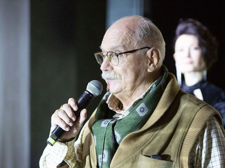 Режиссер Никита Михалков заявил, что экс-депутаты Госдумы готовят госпереворот в России