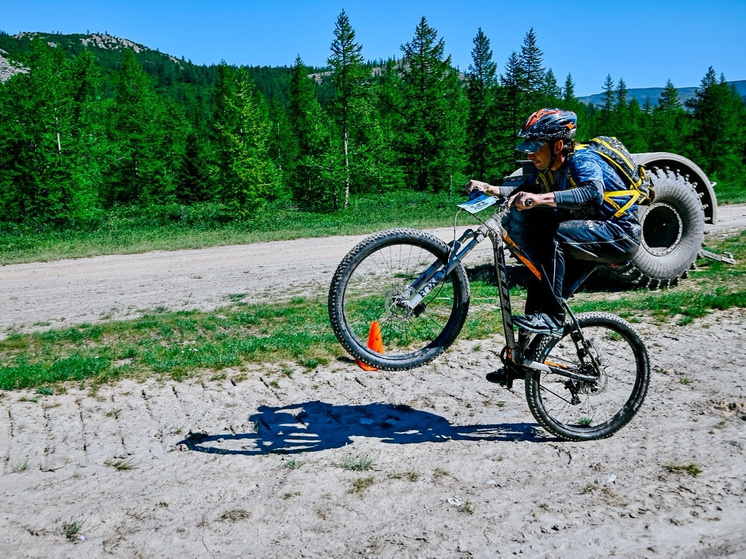 Спортсмены из ЯНАО победили в арктической велогонке Arctic Bike Trail