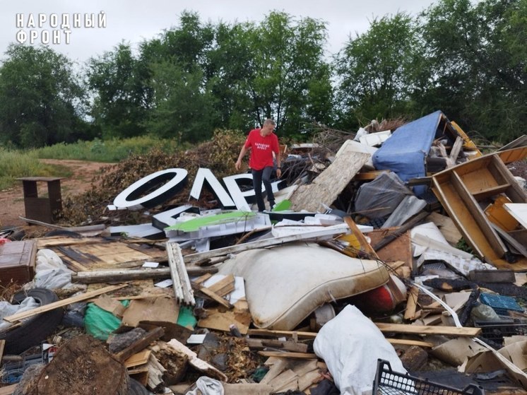 В Оренбурге из-за ребрендинга торговой сети появилась свалка