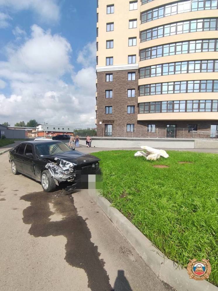 Барнаульский водитель «дрифтанул» в дом и попался на пьяной езде без прав