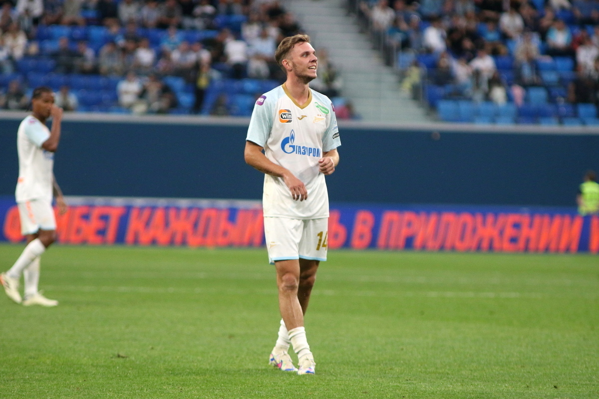 Стало известно, почему Карпин не вызывает Глушенкова в сборную России