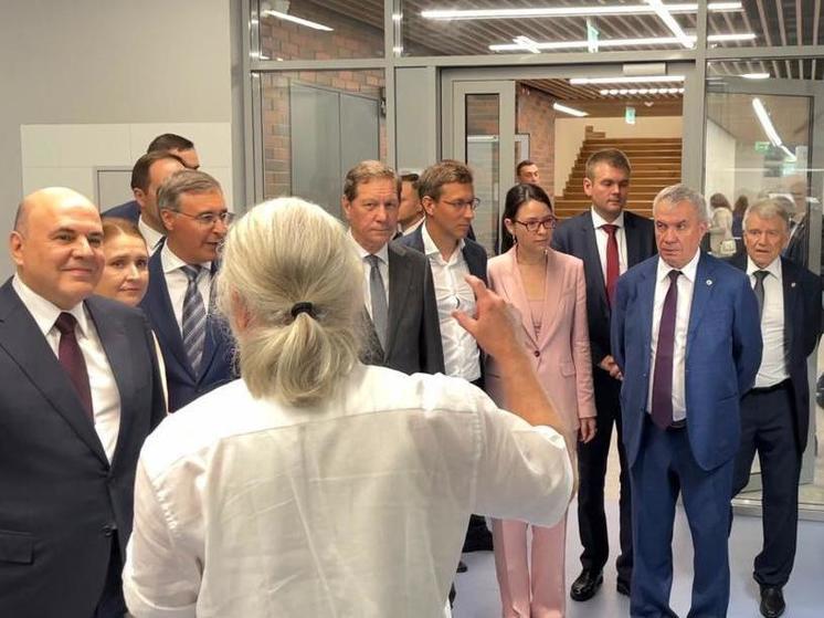 Премьер-министр РФ Мишустин пообщался со студентами в СУНЦ НГУ