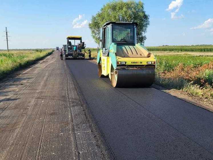 В Новоаннинском районе приводят в порядок межмуниципальную трассу