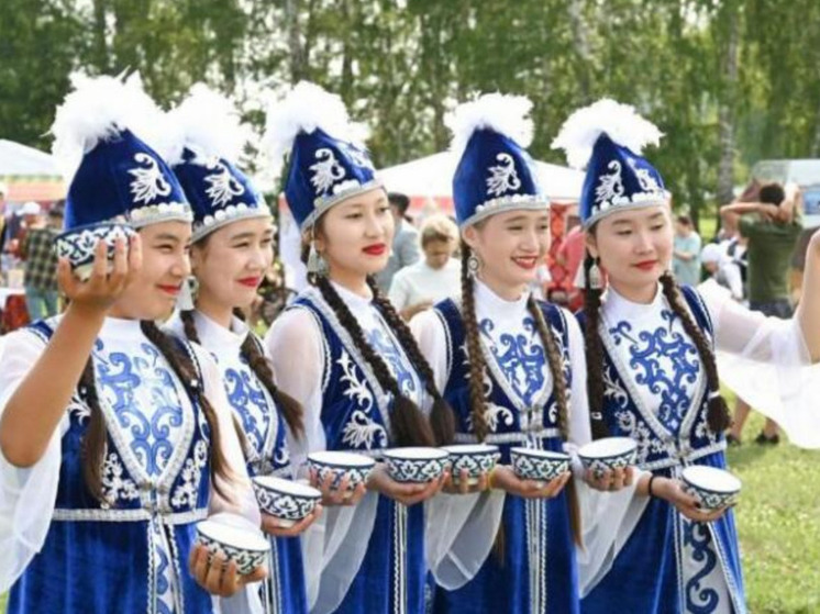 В Тюменской области сошьют двадцатиметровое корпе на празднике Курултай