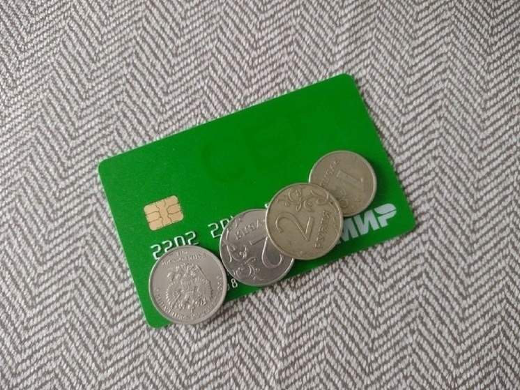 В Тарко-Сале мужчина присвоил забытые в банкомате деньги и попал под уголовку