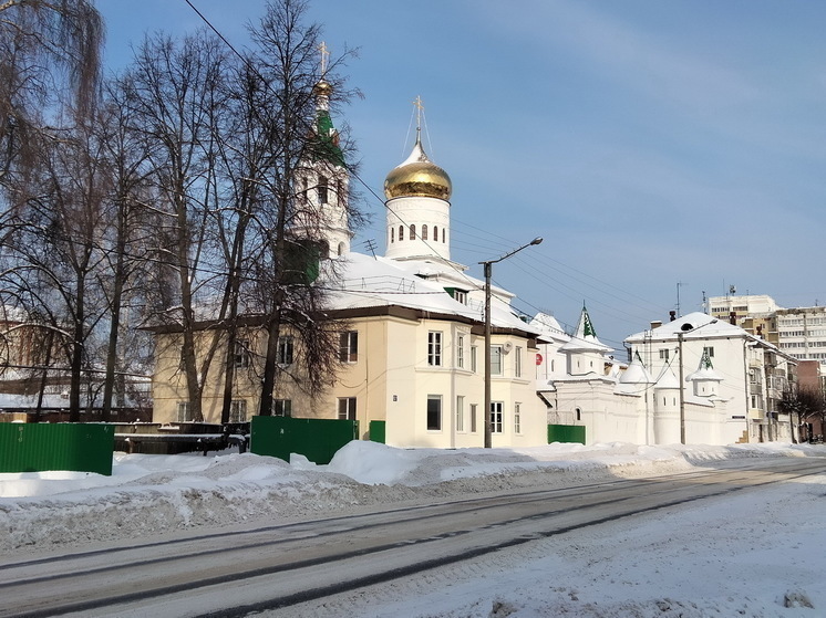 Иерей Евгений рассказал, можно ли в церкви ставить свечу за упокой самоубийцы