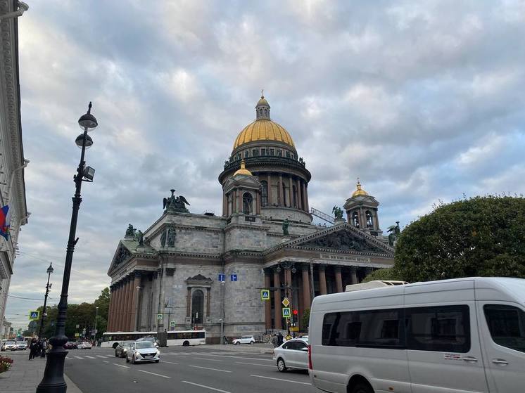 В Петербурге бариста-хулиган получил по пять месяцев за каждый ушибленный палец чиновника