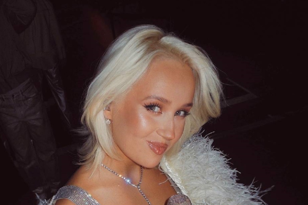 Снимки прокомментировал бойфренд певицы