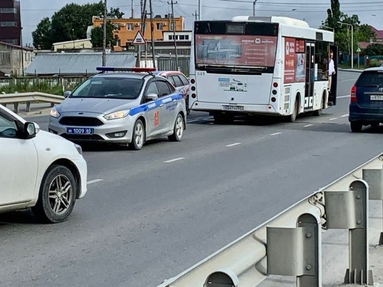 В Южно-Сахалинске автохам за рулем «Лексуса» ослепил водителя автобуса перцовкой