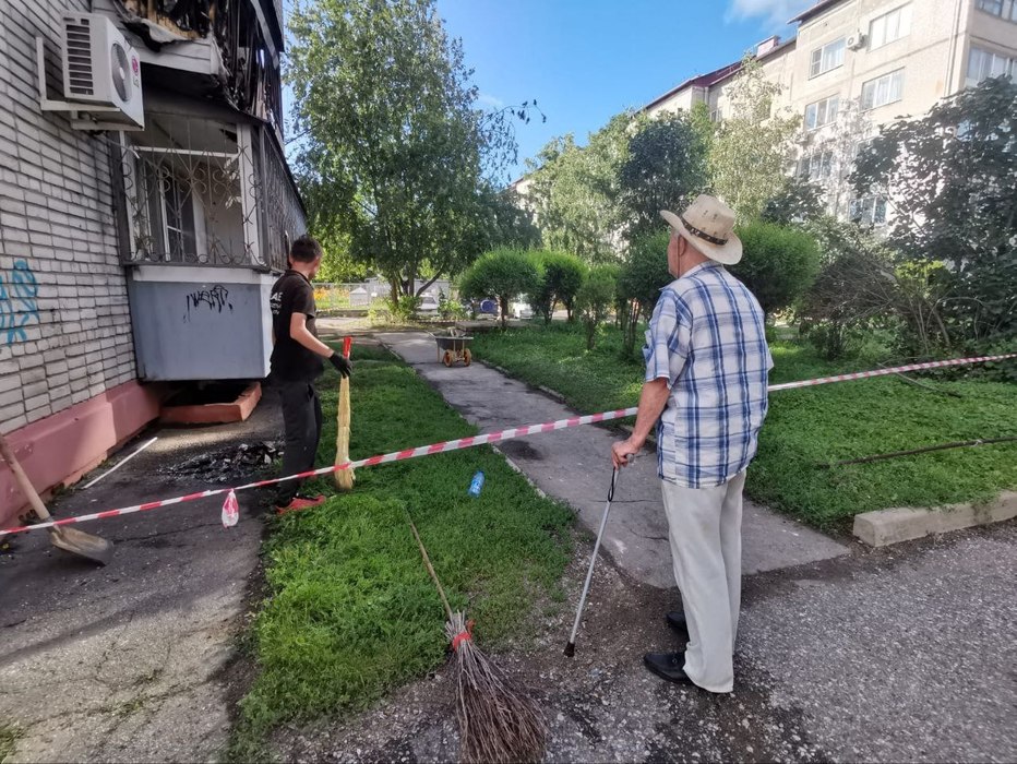 Мощный хлопок газа в селе Тополево едва не унес жизнь пенсионера и повредил несколько квартир: фото с места ЧП