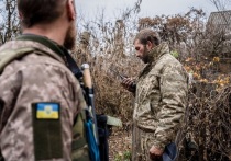 Спасенная из города Торецка в Донецкой народной республике (ДНР) женщина рассказала, что военнослужащие вооруженных сил Украины (ВСУ) продают друг другу карты минных полей. 