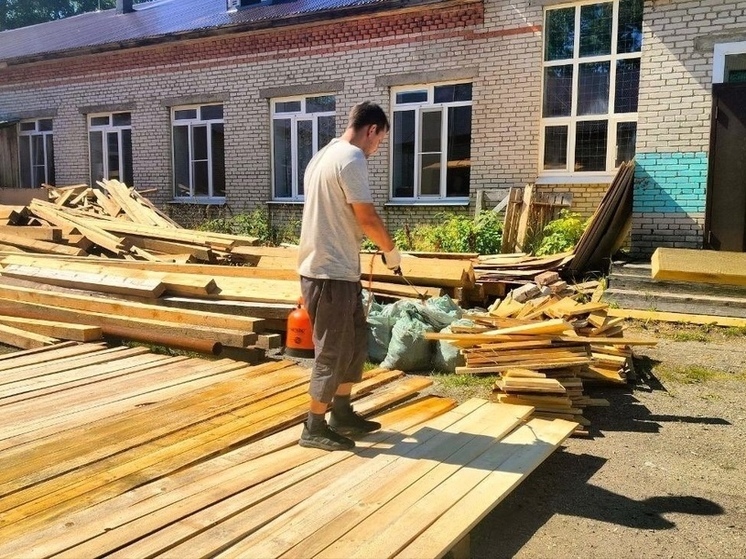  Ремонт здания Лесозаводской школы в Коноше завершат в срок