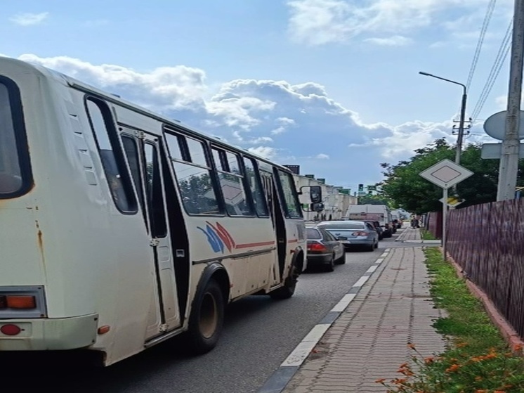 Более сотни автобусов ежедневно выходят на городские рейсы в Мариуполе