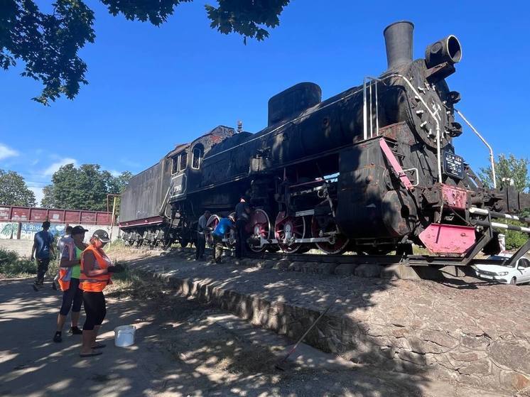 В Волновахе восстановят памятник-паровоз