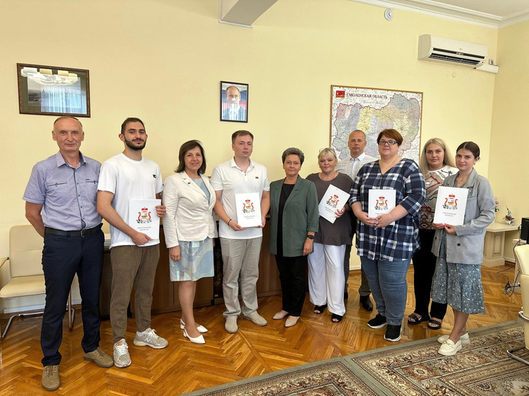 В Смоленской области 5 медиков заключили договоры по программе «Земский доктор/Земский фельдшер»