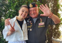 18-летняя Камила Валиева впервые за десять лет встретилась со своим отцом, полковником Генерального штаба Министерства обороны Валерием Рамазановым. Встреча произошла в Сочи, где фигуристка выступает в шоу Татьяны Навки