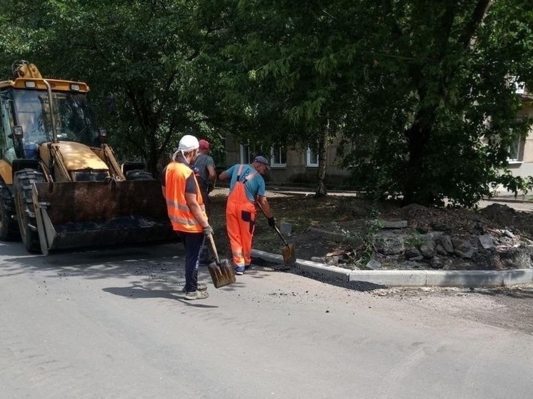 В Ждановке обновили 10 участков дорог