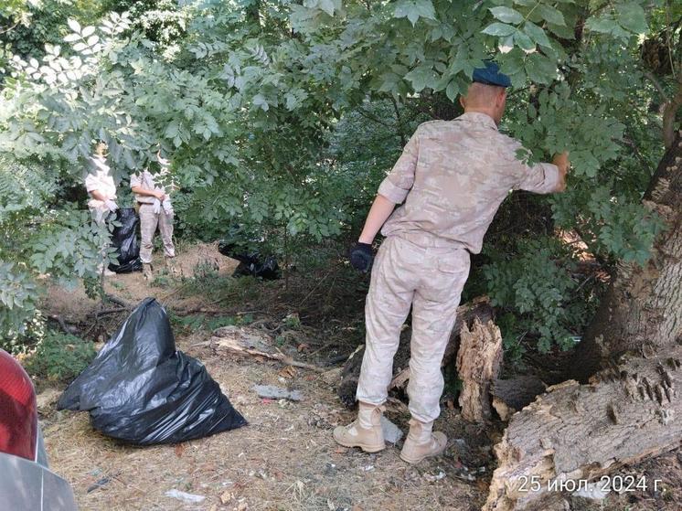 Новороссийцы убрали памятник природы «Цемесская роща»