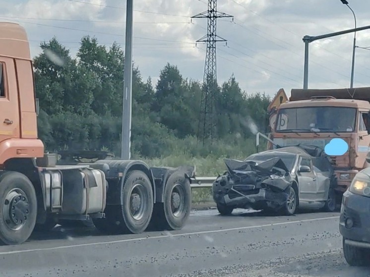 В соцсетях обсуждают жесткое ДТП, которое произошло 26 июля днем на Окружном шоссе в Архангельске