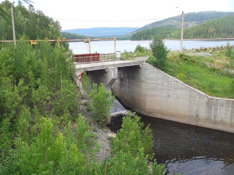 На Киалимском водохранилище в Челябинской области прорвало дамбу