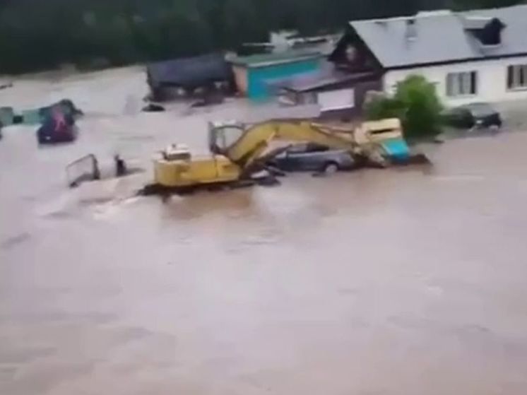 Режим ЧС объявлен из-за прорыва плотины на Киалимском водохранилище