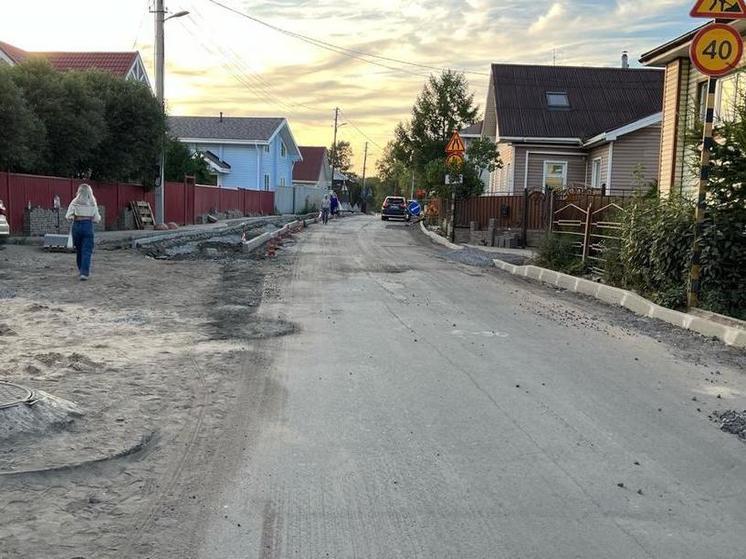 Дороги, ведущие к Кувшиновскому мосту, ремонтируют в Вологде