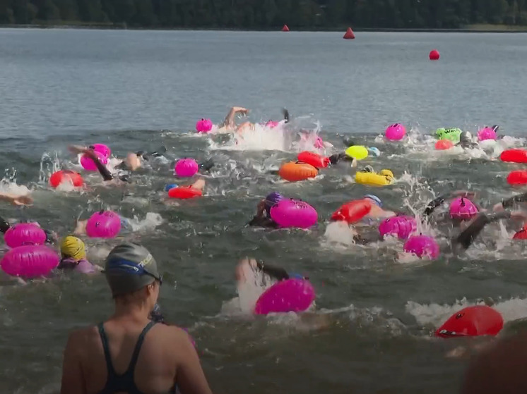 В Валдае прошли юбилейные соревнования по плаванию «Iver swim»