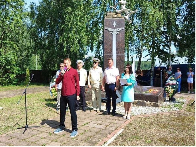 Десногорск отметил День ВМФ торжественным митингом и парусной регатой