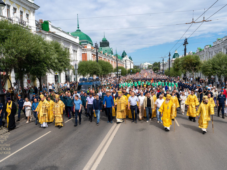 Более 6,5 человек прошли Крестным ходом в честь Крещения Руси в Омске