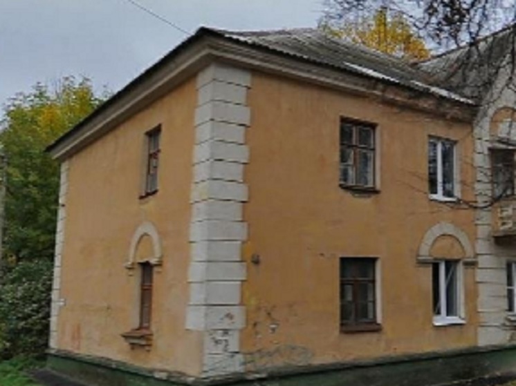 В Ярославле на Пятерке дом стал опасен для жильцов