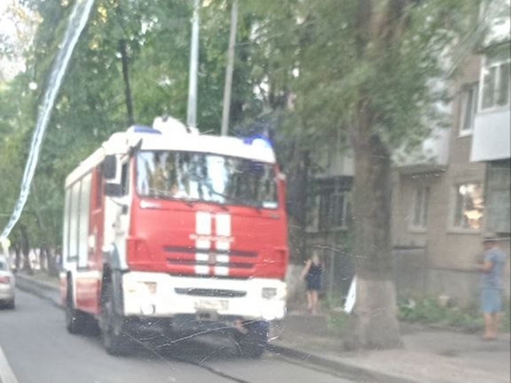 В Ростове произошел пожар в пятиэтажке на Оганова