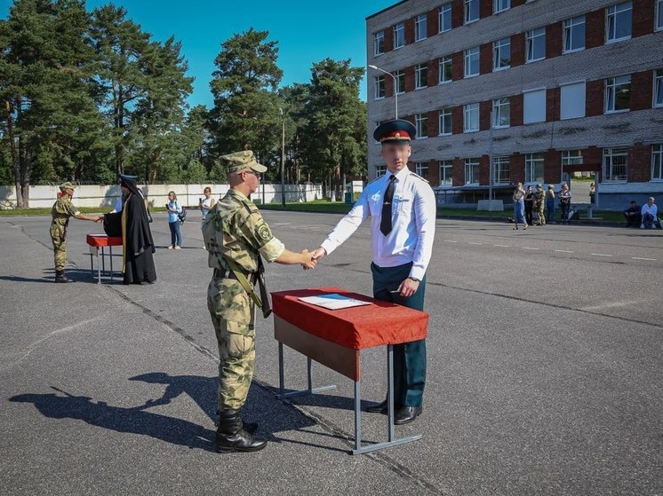 В Ленобласти приняли присягу 80 росгвардейцев