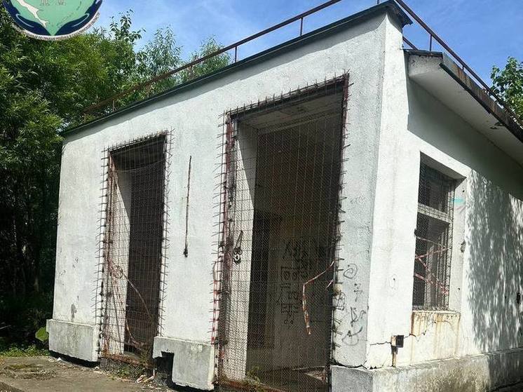В Южно-Сахалинске закрыли входы в заброшку, в которой играли дети