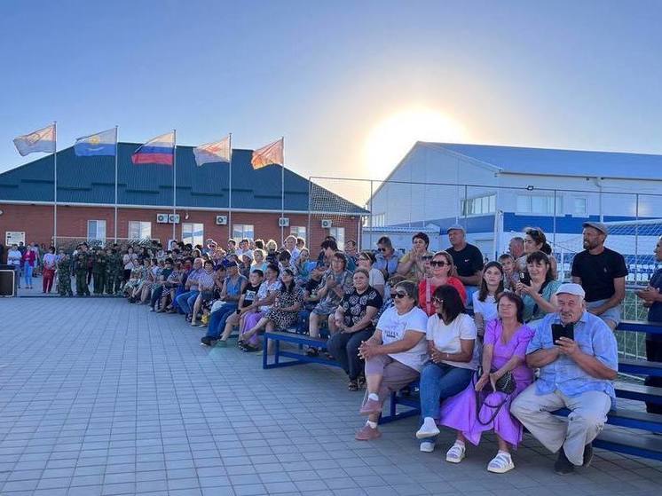 В Астраханской области росгвардеец провел концерт в поддержку участников СВО