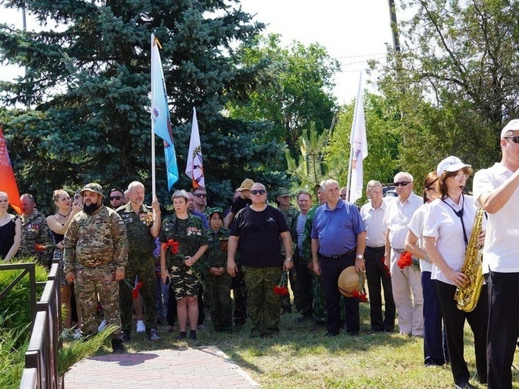 Останки семидесяти пяти советских воинов захоронили в станице Неберджаевской