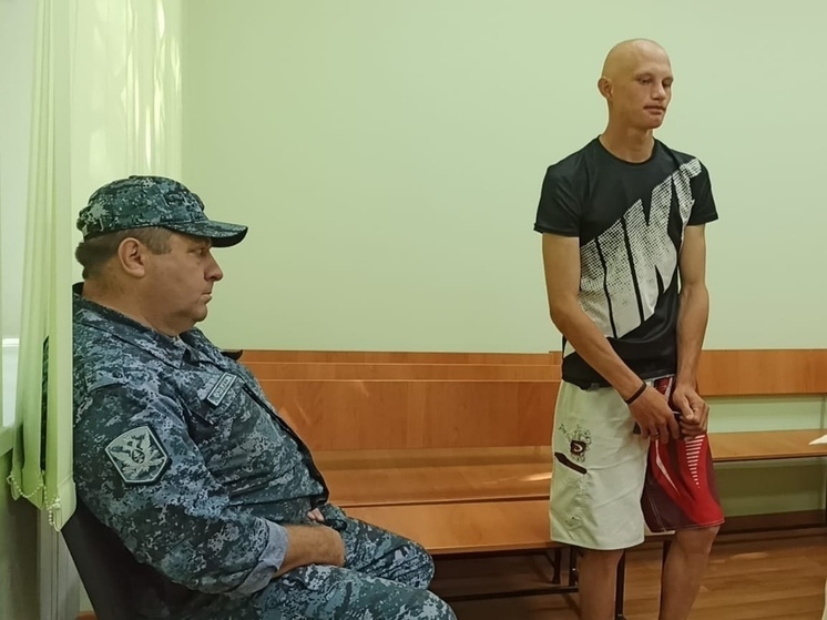 Суд прекратил уголовное дело мужчины, который приковал свою мать цепью к печи в Новосибирской области