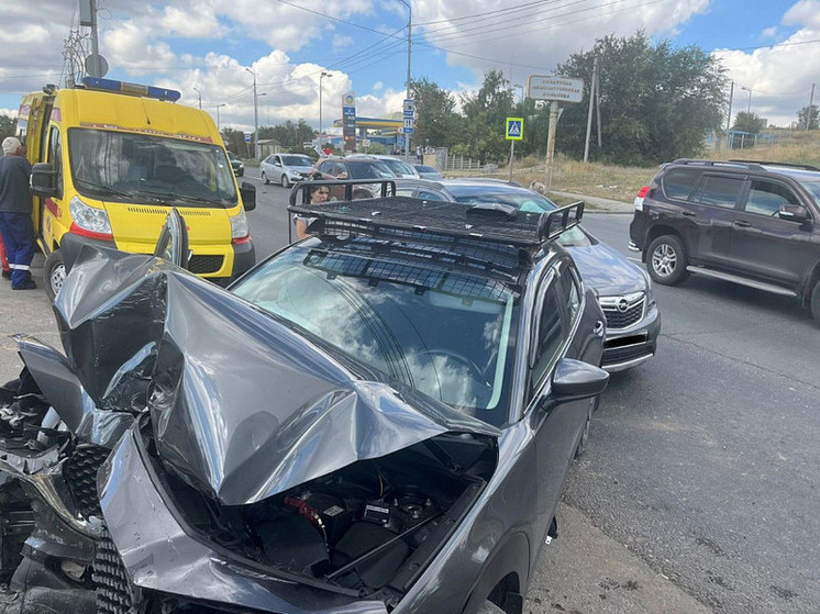В тройном ДТП в Саратове покалечились двое горожан