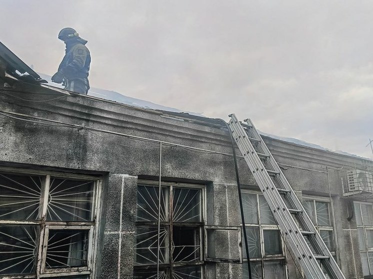 На складе в Омске произошёл пожар
