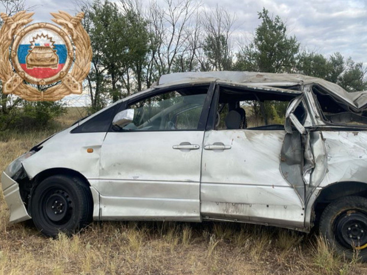 Под Саратовом перевернулся автомобиль с водителем и пятью пассажирами